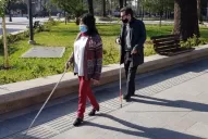 El piso de la plaza, evaluado por personas no videntes