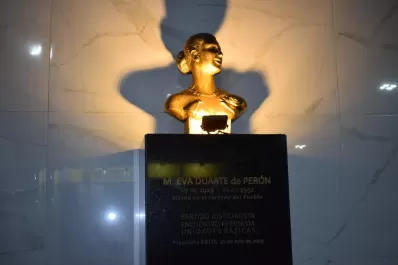 “La mejor plaza del NOA”: Sánchez, la grieta y Evita