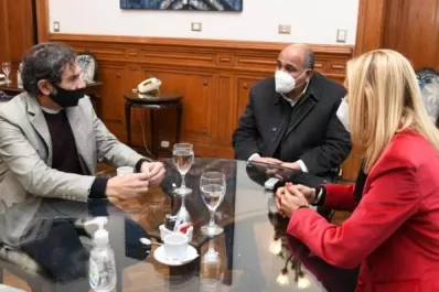 Manzur proyecta obras deportivas en Yerba Buena