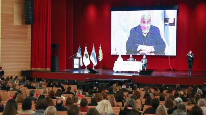 Comenzó en Tucumán un congreso internacional para docentes de todo el mundo