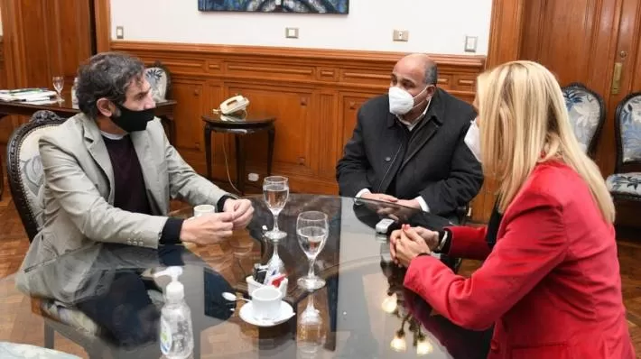 Manzur proyecta obras deportivas en Yerba Buena