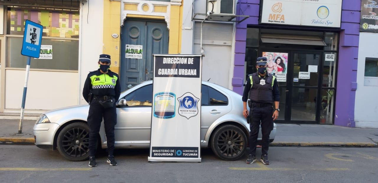 Se alojó en un hotel con una tarjeta falsa, le requisaron la habitación y se llevaron una sorpresa