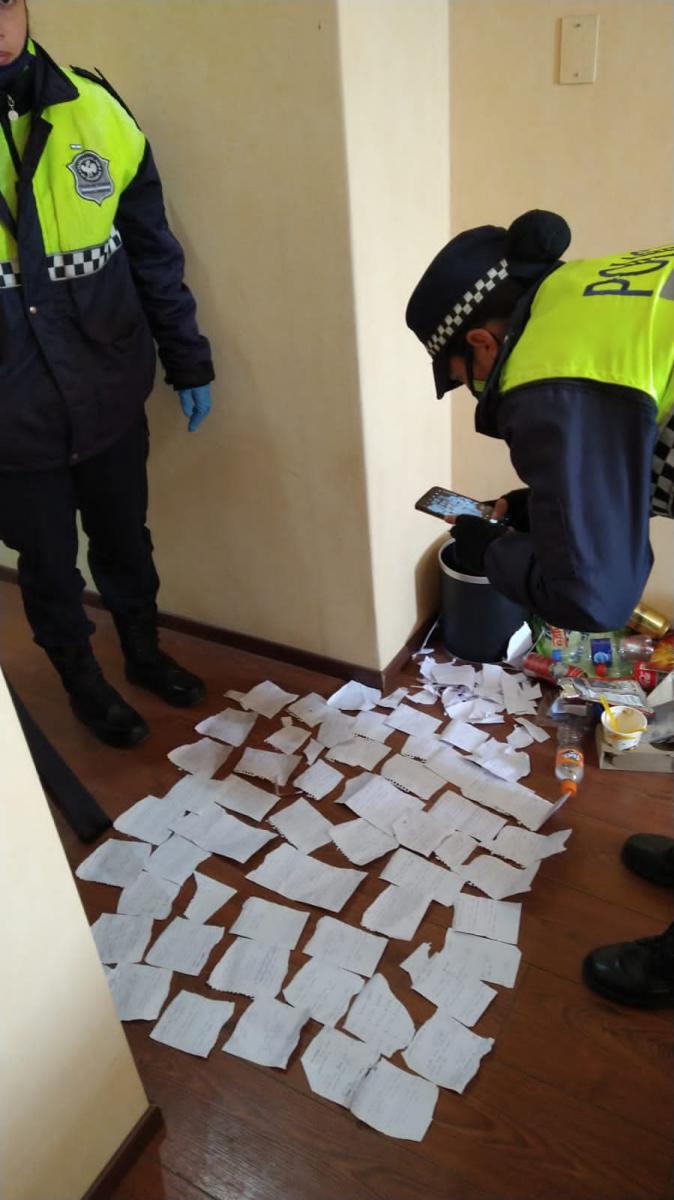 Se alojó en un hotel con una tarjeta falsa, le requisaron la habitación y se llevaron una sorpresa