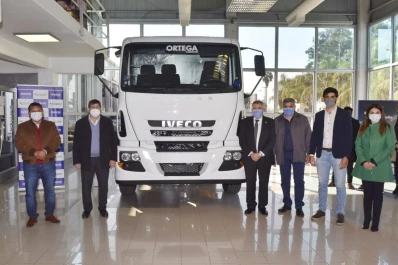 En presencia de Jaldo, la firma Ortega camiones presentó los vehículos a GNC