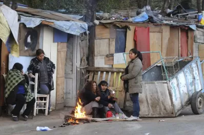 Prioridad en la vacunación: los indígenas, indigentes y migrantes