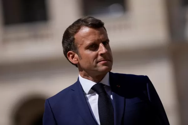 Macron, por TikTok, les habla a los antivacunas