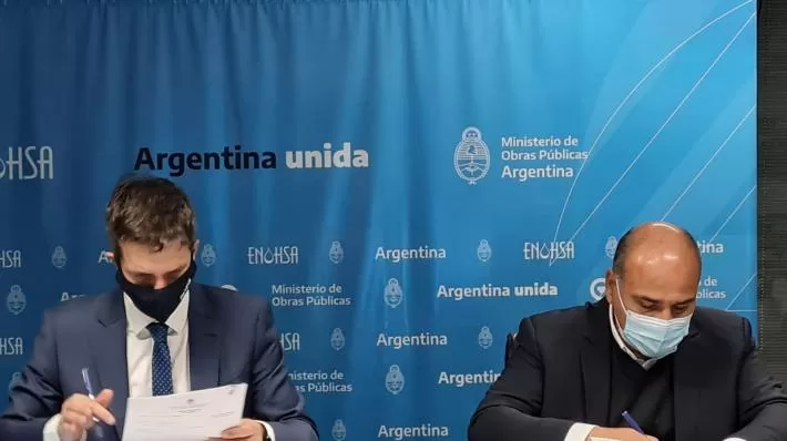 Manzur cerró un acuerdo para construir una planta de tratamiento y redes cloacales en Simoca