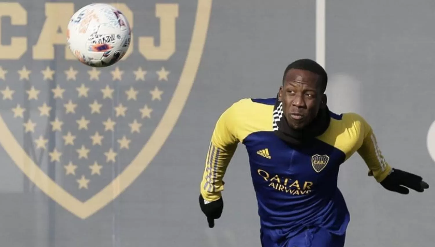 REFUERZO. El peruano Luis Advíncula está listo para estrenarse con la camiseta de Boca.