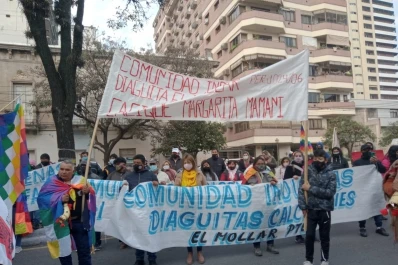 Comunidades indígenas marcharon a la Legislatura para exigir la Ley del Territorio Ancestral