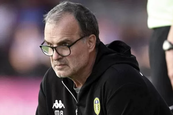 El Leeds de Bielsa cayó goleado ante el Ajax de Martínez y de Magallán