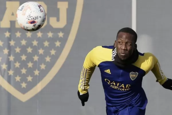 Llegó el transfer de Advíncula ¿Debutará en el Superclásico de esta noche?