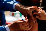 Estados Unidos exigiría a los extranjeros las vacunas contra la covid-19