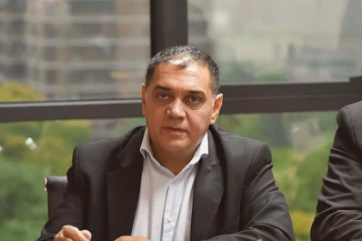 Dimes y diretes: Deiana desmiente que se aleje