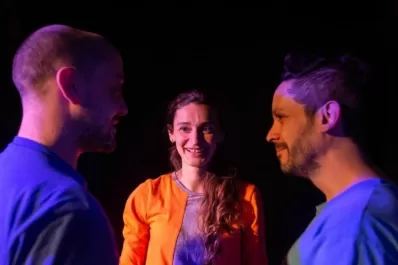 “Memoria azul” aborda la construcción de los recuerdos