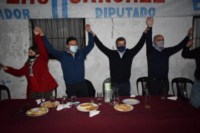 En campaña, Campero y Sánchez visitaron a los vecinos de La Trinidad