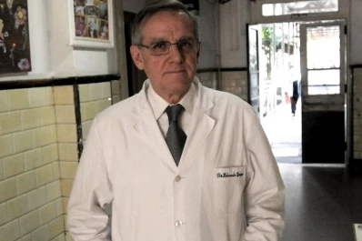 Hablar de una tercera dosis es como pensar en el sexo de los ángeles, según un infectólogo