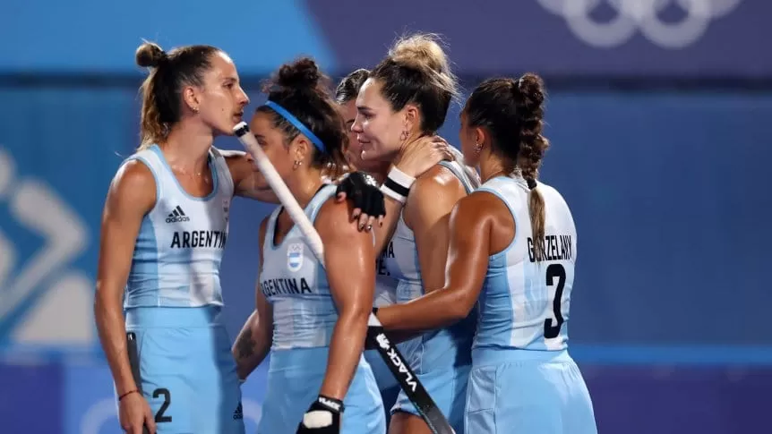 El Presidente felicitó a Las Leonas por su medalla de plata en Tokio y su desempeño brillante