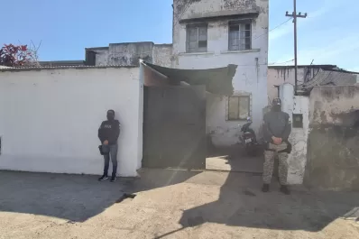 Allanaron una vivienda en barrio Villa Luján, por comercio ilegal de drogas