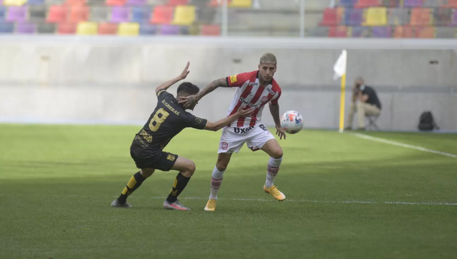 COMPAÑÍA. Ariel Chaves no encontró socios para generar juego en el equipo de San Martín.