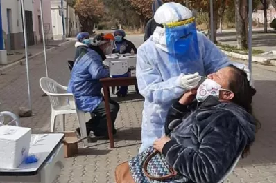 Tucumán arranca la semana con 397 casos y ocho decesos por coronavirus