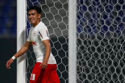 Con Cuello de titular, Bragantino sorprendió a Central en Rosario