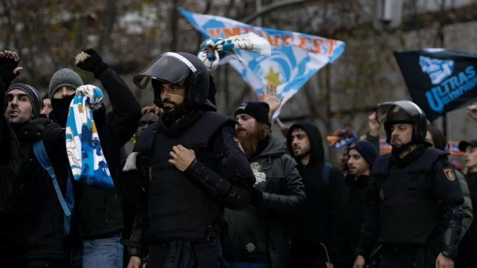 “ANTIDISTURBIOS”. La serie narra un traumático incidente en la vida de seis policías de Madrid. 