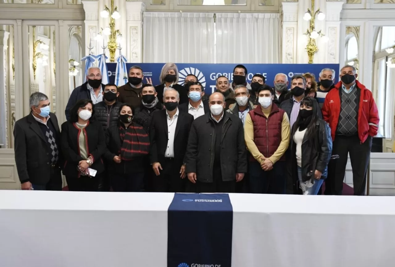 Manzur con dirigentes  peronistas del interior tucumano