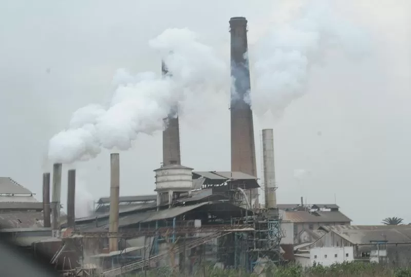 ANHELO. Los trabajadores quieren ver humear las chimeneas. 
