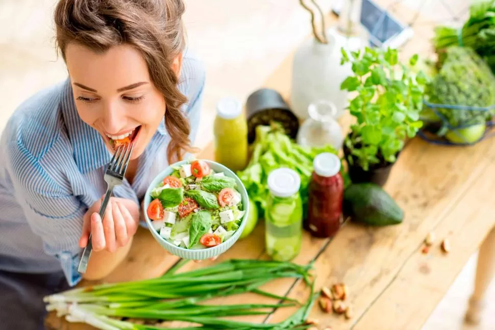 COMIDA SALUDABLE. Elegir alimentos nutritivos es clave para enfrentar la pandemia de obesidad que sufrimos. 