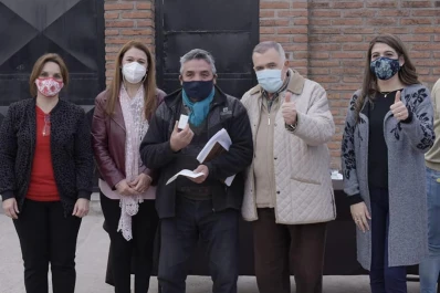 En Las Talitas, Jaldo encabezó un acto de entrega de alarmas vecinales