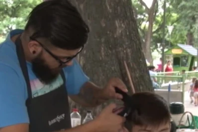 En el mes de las Infancias, vuelve la movida solidara Un corte de pelo por un juguete