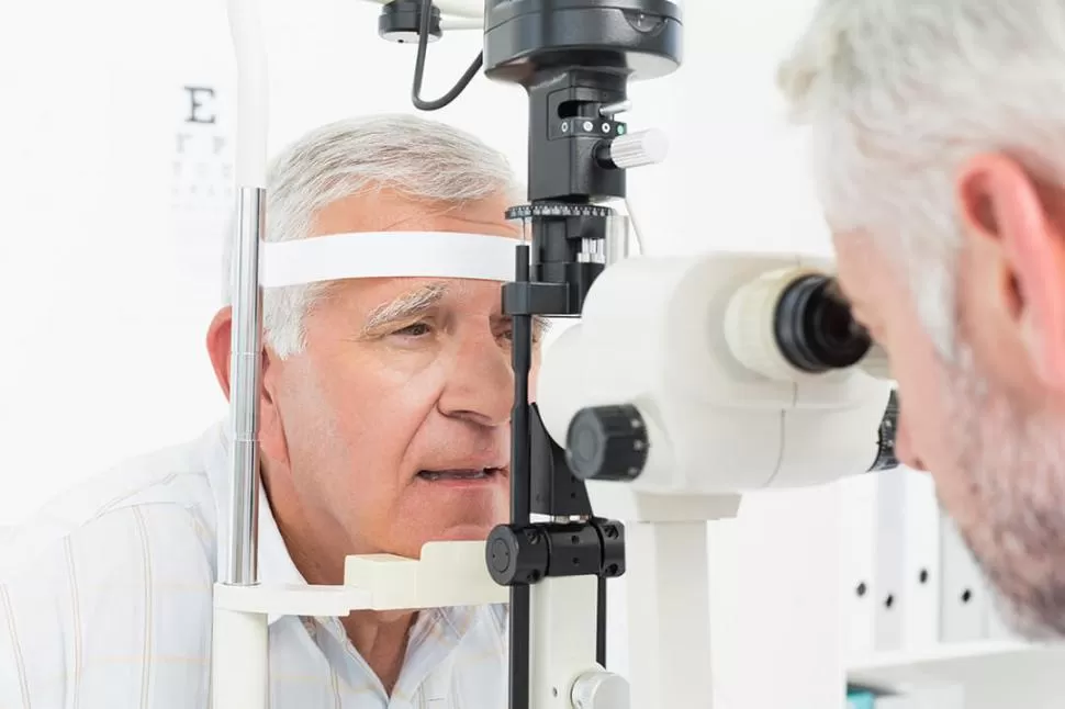 RETINOPATÍA. Es el resultado del daño en los vasos sanguíneos del tejido ubicado en la parte posterior del ojo.  