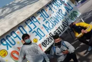 Cortan el pelo gratis para recolectar juguetes y golosinas por el Día del Niño