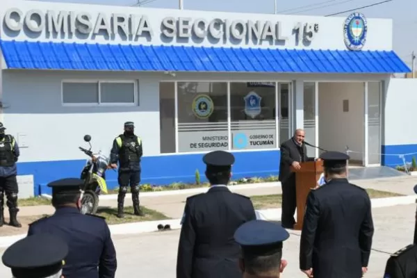 Manzur inauguró una nueva comisaría en el barrio Manantial Sur