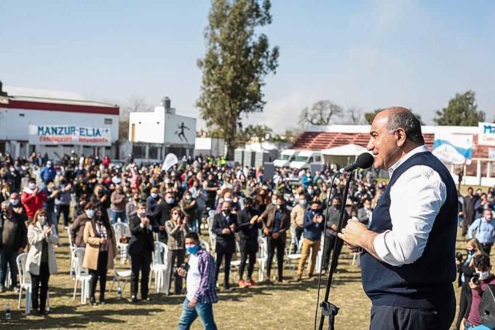 MITIN POLÍTICO. El gobernador Manzur, en un acto con dirigentes. Archivo