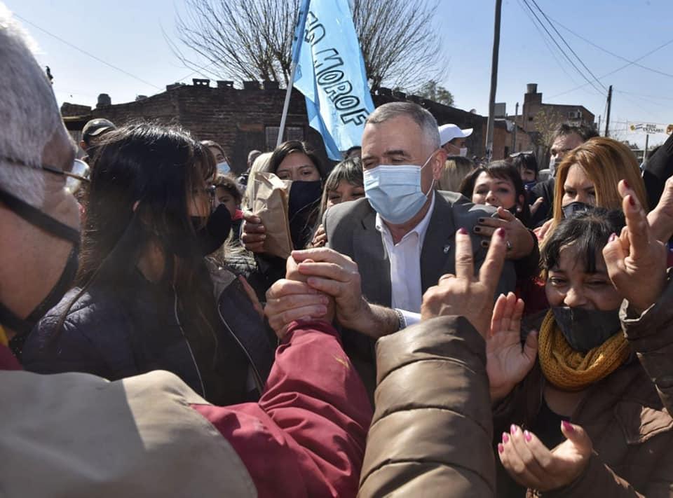 El vicegobernador Jaldo recorrió el barrio Juan Luis Nougués