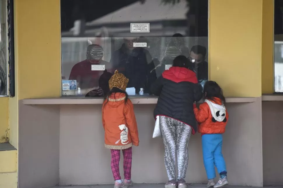 POR VENTANILLA. Trascendió que los subsidios se extenderían hasta fin de año, pero Silvia Pérez afirmó que desconoce si se tomó esa decisión. 