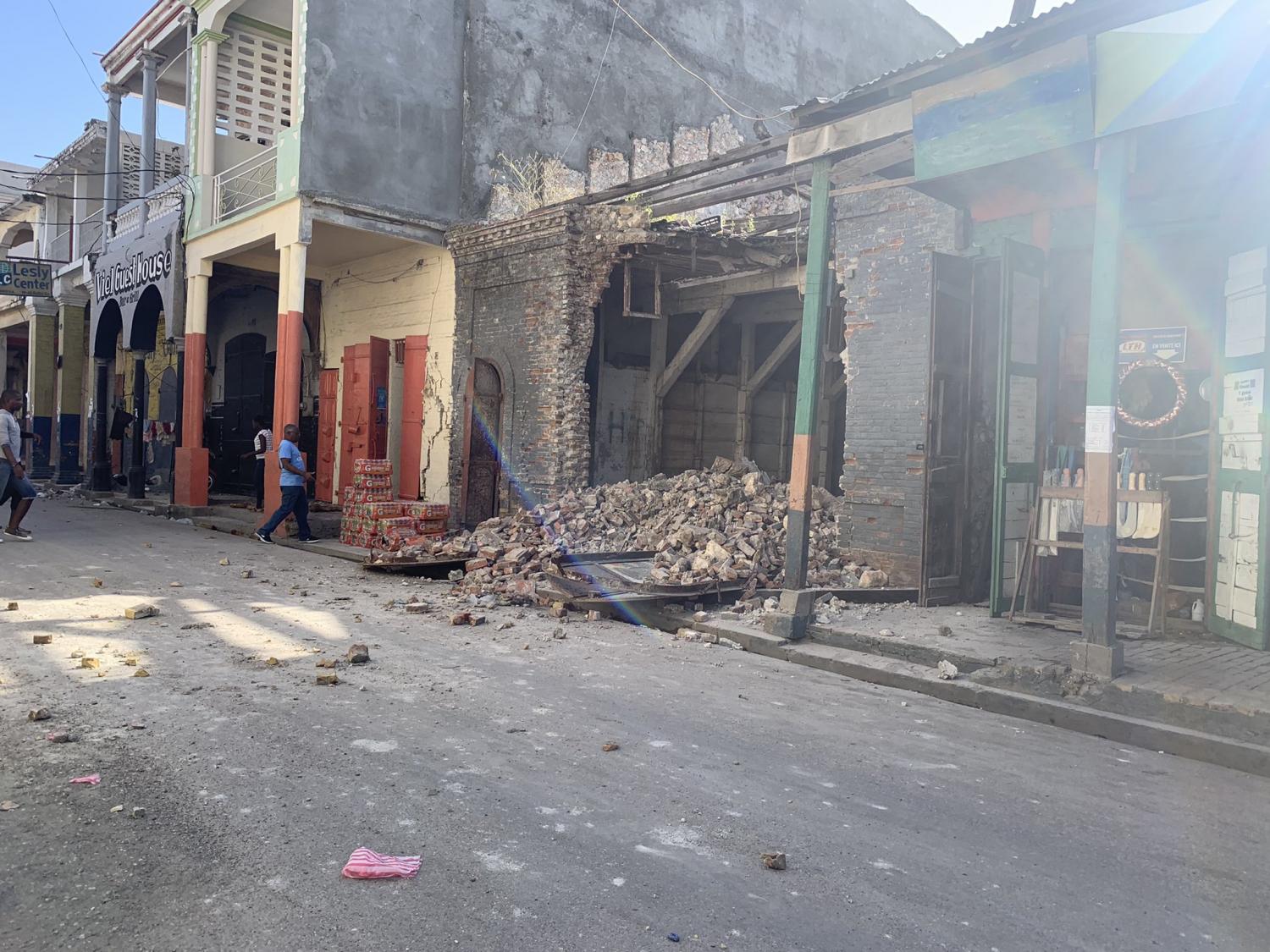 TERREMOTO EN HAITÍ. Twitter @JCOMHaiti