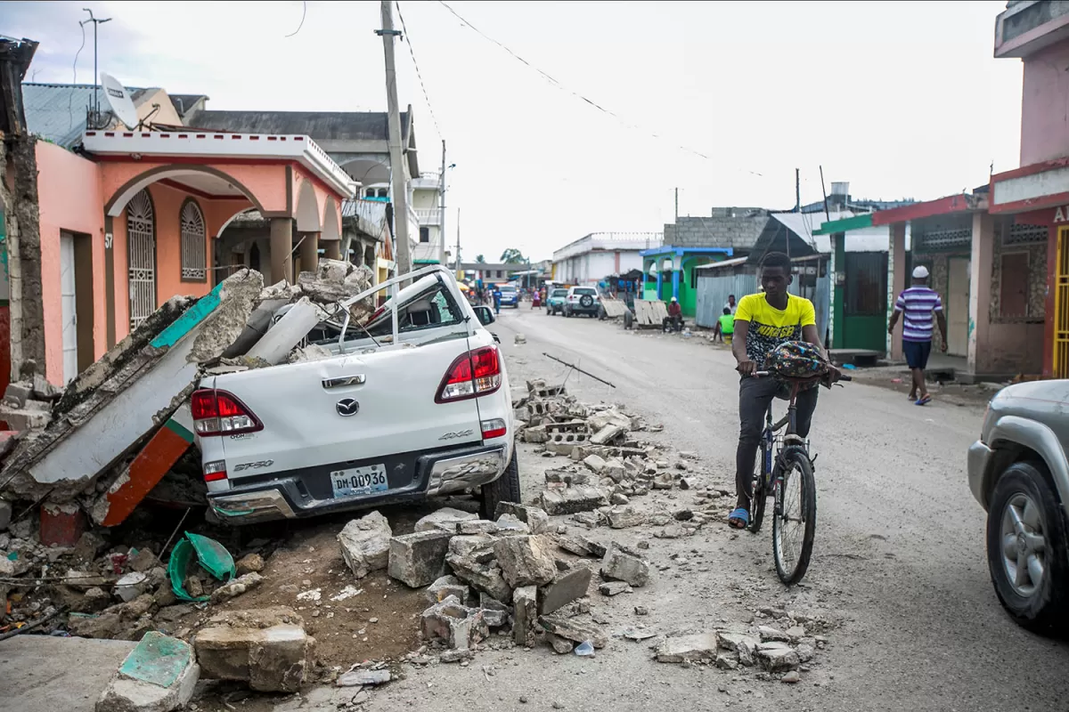 Haití acumula otra tragedia, con 724 muertes por un sismo