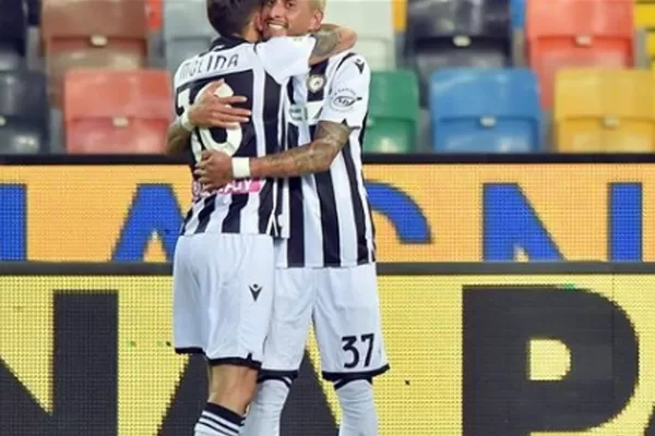 Maxi Pereyra arrancó la Copa Italia con dos golazos ante Ascoli