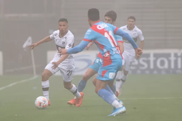 Platense festejó por primera vez en el torneo ante Arsenal