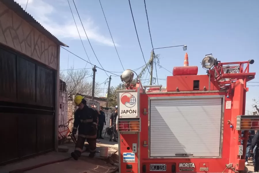 Una pérdida de gas ocasionó un incendio en una casa