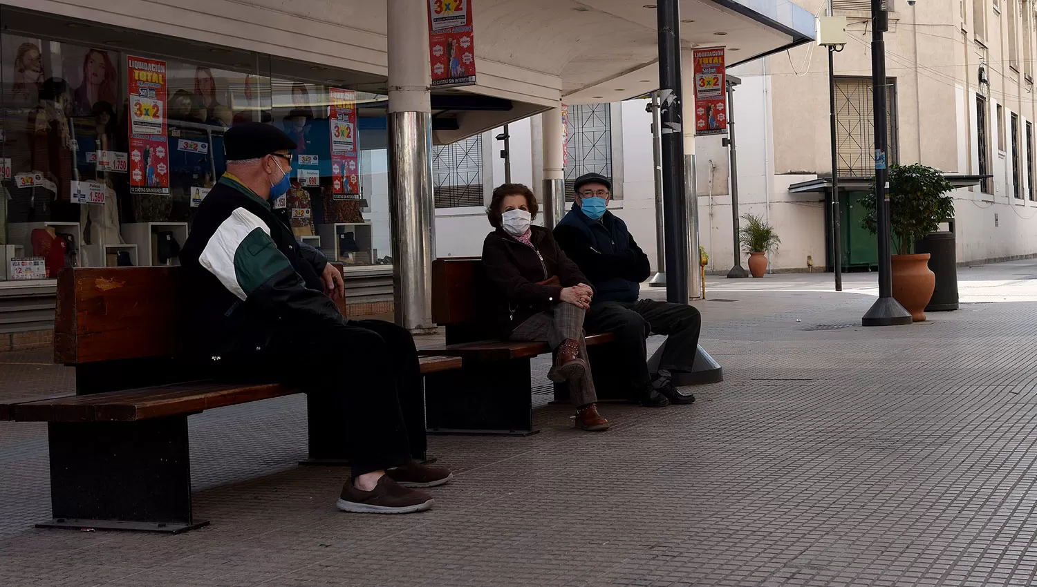 SIN ACTIVIDAD COMERCIAL. Los comercios del microcentro permanecerán hoy con las puertas cerradas.
