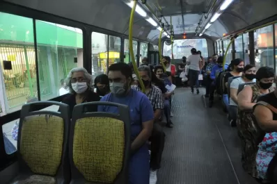 Cartas de lectores I: ómnibus urbanos y covid