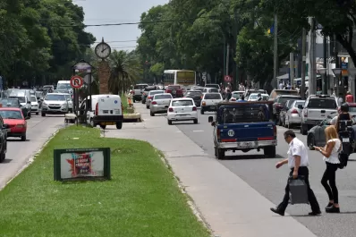 Encuesta: ¿Cuando llegas a una esquina le das prioridad al peatón?