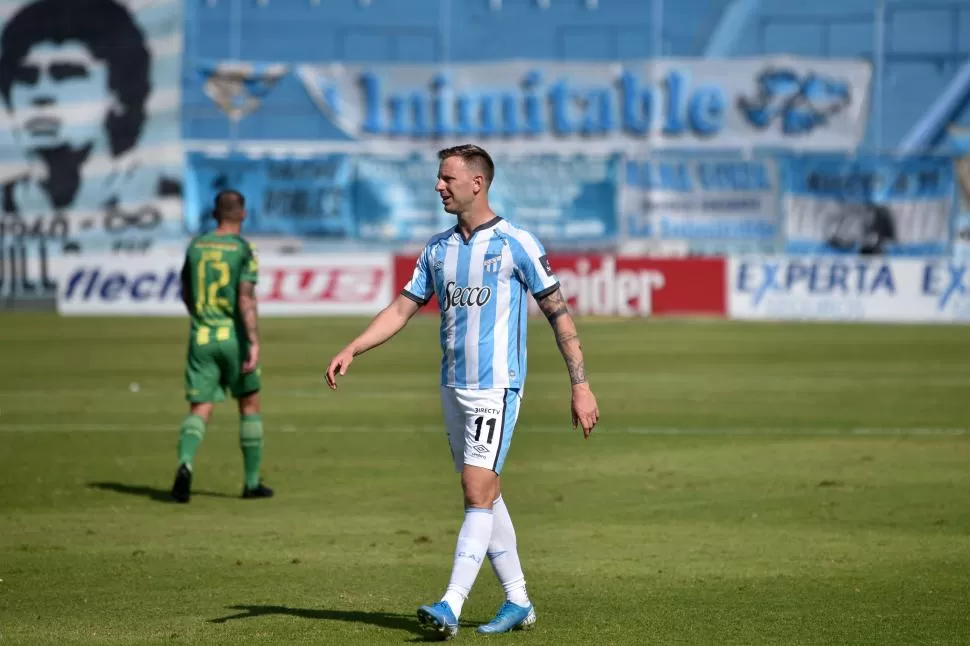 ¿PODRÁ COLABORAR ÉL? “Polaco” Menéndez inició el sábado su segundo ciclo en el “Decano”. Todavía no está al 100% pero una vez que se acerque a ello será clave en la finalización de las jugadas. 