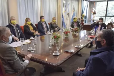 Jaldo recibió a representantes de vendedores ambulantes y de empleados municipales