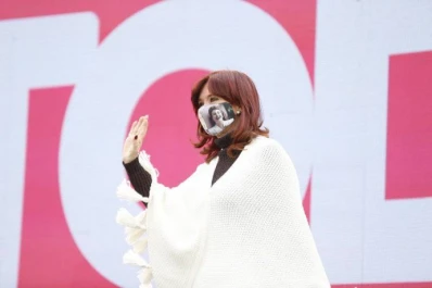 Cristina Kirchner dijo que, para revertir la crisis, necesitan “muchos períodos de gobierno”