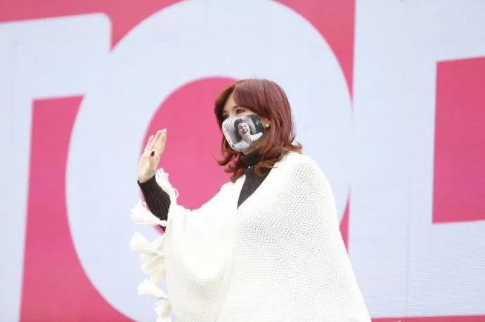 Cristina Kirchner dijo que, para revertir la crisis, necesitan “muchos períodos de gobierno” 
