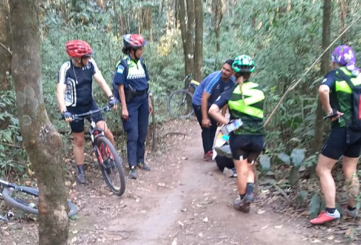 Rescatan a una mujer que cayó de su bicicleta en la Senda Abejita